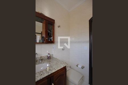 Casa à venda com 450m², 5 quartos e 4 vagasBanheiro da Suíte 1