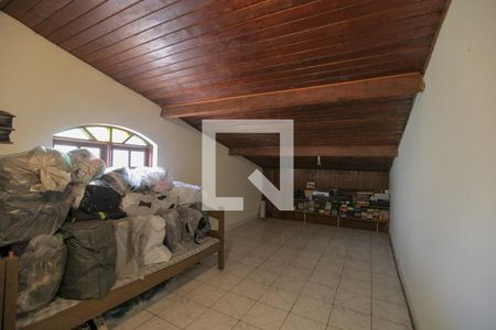 Casa à venda com 450m², 5 quartos e 4 vagasSotão