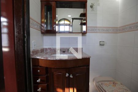 Casa à venda com 450m², 5 quartos e 4 vagasBanheiro da Suíte 2