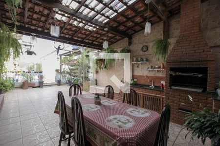 Casa à venda com 450m², 5 quartos e 4 vagasChurrasqueira