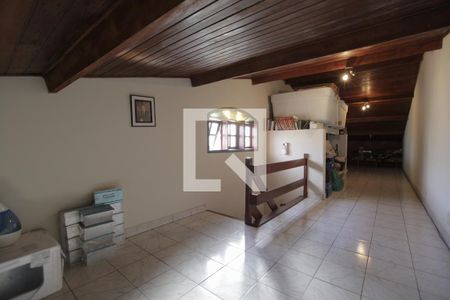 Casa à venda com 450m², 5 quartos e 4 vagasSotão