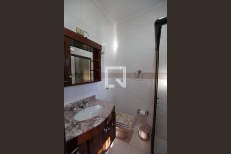 Casa à venda com 450m², 5 quartos e 4 vagasBanheiro da Suíte 2