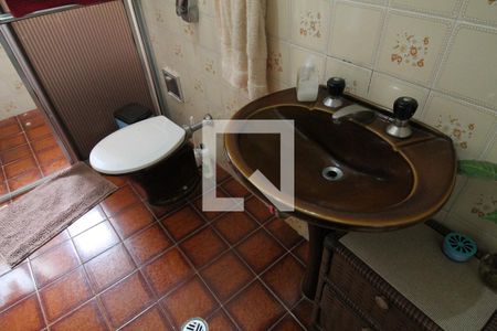 Casa à venda com 185m², 3 quartos e 2 vagasBanheiro da Suíte 1