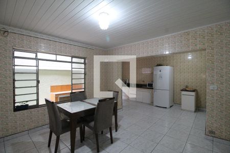 Casa à venda com 185m², 3 quartos e 2 vagasCozinha