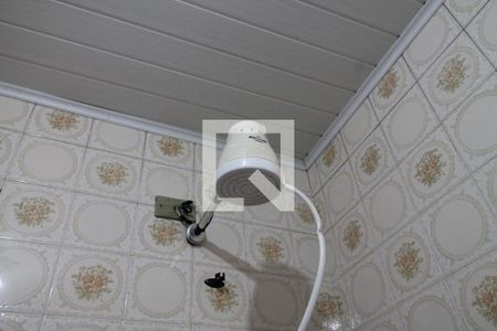 Casa à venda com 185m², 3 quartos e 2 vagasChuveiro