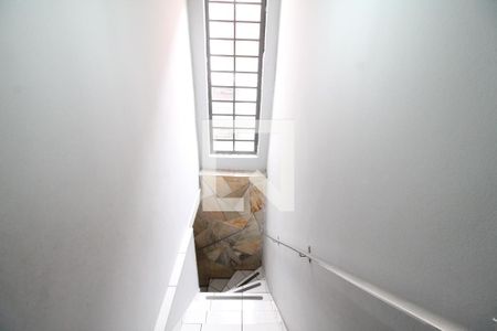 Casa à venda com 185m², 3 quartos e 2 vagasEscada