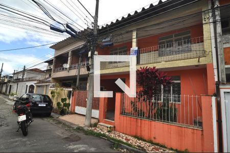 Casa de condomínio à venda com 150m², 4 quartos e 1 vaga Casa de condomínio à venda com 150m², 4 quartos e 1 vagaFachada