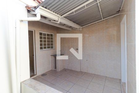 Casa à venda com 171m², 2 quartos e 1 vaga Casa à venda com 171m², 2 quartos e 1 vagaQuintal
