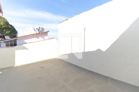 Casa à venda com 171m², 2 quartos e 1 vaga Casa à venda com 171m², 2 quartos e 1 vagaQuintal