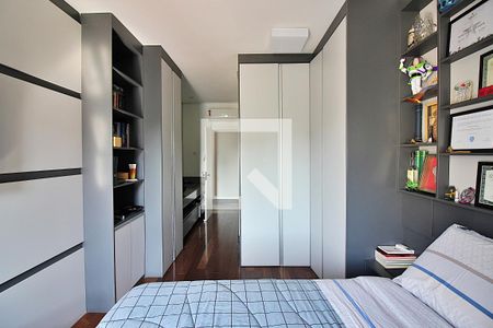 Apartamento à venda com 392m², 5 quartos e 4 vagasQuarto 3 - Suíte