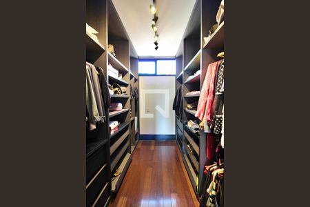 Apartamento à venda com 392m², 5 quartos e 4 vagasCloset do Quarto 1 - Suíte