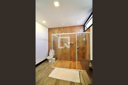 Apartamento à venda com 392m², 5 quartos e 4 vagasBanheiro do Quarto 1 - Suíte