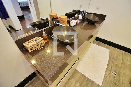 Apartamento à venda com 392m², 5 quartos e 4 vagasBanheiro do Quarto 1 - Suíte