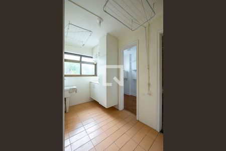 Apartamento à venda com 122m², 3 quartos e 2 vagas Apartamento à venda com 122m², 3 quartos e 2 vagasÁrea de Serviço