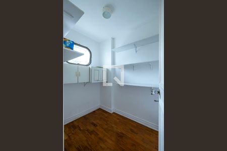 Apartamento à venda com 122m², 3 quartos e 2 vagas Apartamento à venda com 122m², 3 quartos e 2 vagasÁrea de Serviço - Quarto