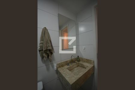 Apartamento à venda com 66m², 2 quartos e 1 vagaBanheiro Social