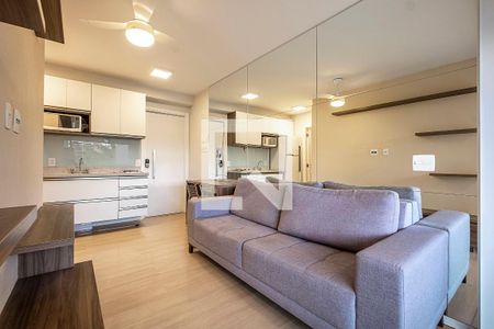 Sala/Cozinha de apartamento à venda com 1 quarto, 37m² em Vila Madalena, São Paulo