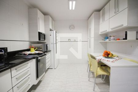 Casa à venda com 122m², 3 quartos e 2 vagascozinha
