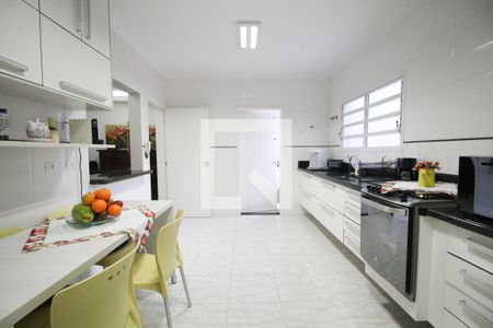 Casa à venda com 122m², 3 quartos e 2 vagascozinha