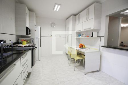 Casa à venda com 122m², 3 quartos e 2 vagascozinha