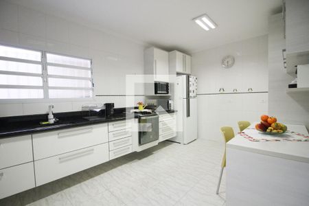 Casa à venda com 122m², 3 quartos e 2 vagascozinha