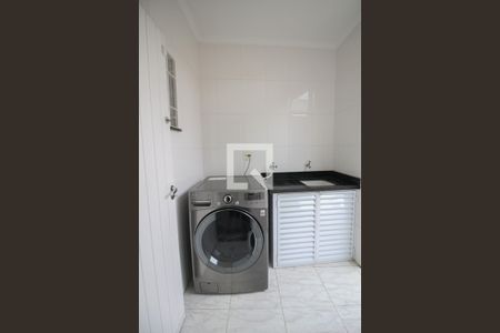 Casa à venda com 122m², 3 quartos e 2 vagasarea de serviço