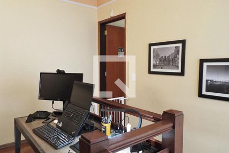 Casa à venda com 162m², 3 quartos e 4 vagas Casa à venda com 162m², 3 quartos e 4 vagasEscritório