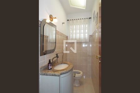 Casa à venda com 162m², 3 quartos e 4 vagas Casa à venda com 162m², 3 quartos e 4 vagasLavabo