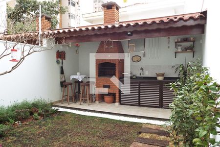 Casa à venda com 162m², 3 quartos e 4 vagas Casa à venda com 162m², 3 quartos e 4 vagasÁrea comum - Churrasqueira