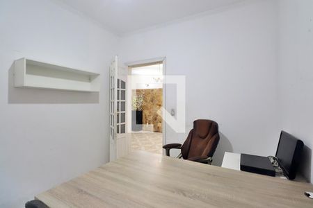 Casa à venda com 332m², 3 quartos e 2 vagasEscritório