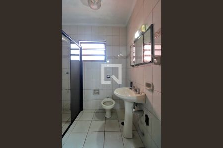 Casa à venda com 332m², 3 quartos e 2 vagasBanheiro da Suíte 2