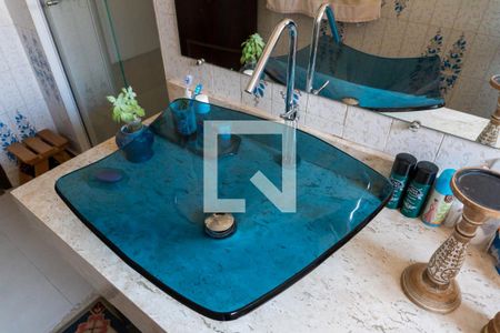 Casa à venda com 230m², 4 quartos e 3 vagas Casa à venda com 230m², 4 quartos e 3 vagasBanheiro da Suíte 1 Pia