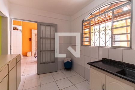 Casa à venda com 370m², 6 quartos e 5 vagas Casa à venda com 370m², 6 quartos e 5 vagasCasa 2 Cozinha