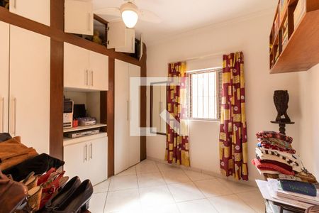 Casa à venda com 370m², 6 quartos e 5 vagas Casa à venda com 370m², 6 quartos e 5 vagasQuarto 2