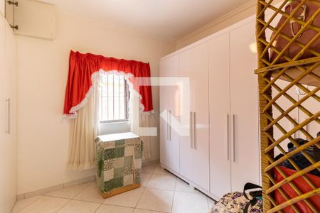 Casa à venda com 370m², 6 quartos e 5 vagas Casa à venda com 370m², 6 quartos e 5 vagasQuarto 3