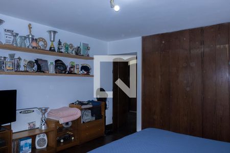 Casa à venda com 400m², 5 quartos e 4 vagas Casa à venda com 400m², 5 quartos e 4 vagasQuarto 1