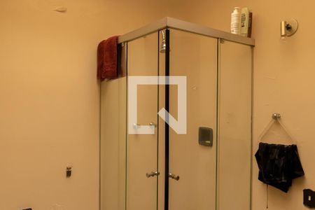 Casa à venda com 400m², 5 quartos e 4 vagas Casa à venda com 400m², 5 quartos e 4 vagasBanheiro