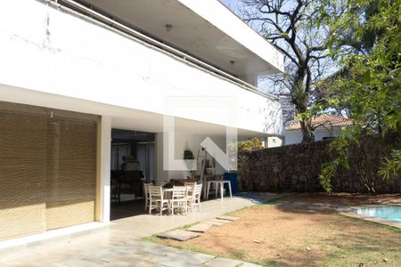 Casa à venda com 400m², 5 quartos e 4 vagas Casa à venda com 400m², 5 quartos e 4 vagasÁrea Externa