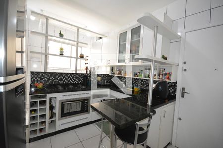 Apartamento à venda com 63m², 2 quartos e 1 vagaCozinha