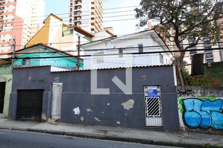 Casa à venda com 320m², 3 quartos e 1 vaga Casa à venda com 320m², 3 quartos e 1 vagaFachada