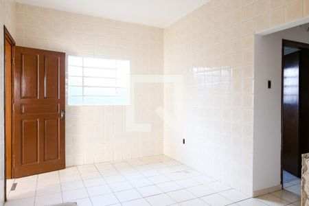 Casa à venda com 320m², 3 quartos e 1 vaga Casa à venda com 320m², 3 quartos e 1 vagaCozinha