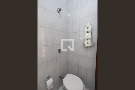 Casa à venda com 450m², 4 quartos e 2 vagas Casa à venda com 450m², 4 quartos e 2 vagasLavabo