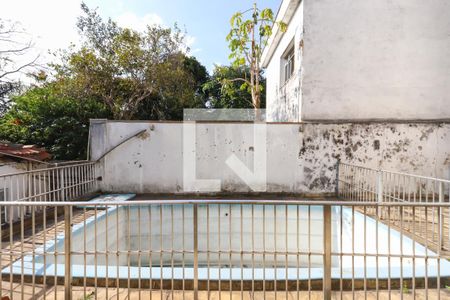 Casa à venda com 450m², 4 quartos e 2 vagas Casa à venda com 450m², 4 quartos e 2 vagasVista