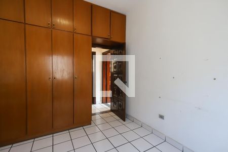 Casa à venda com 450m², 4 quartos e 2 vagas Casa à venda com 450m², 4 quartos e 2 vagasQuarto 2