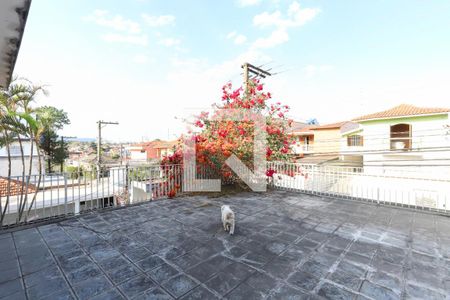 Casa à venda com 450m², 4 quartos e 2 vagas Casa à venda com 450m², 4 quartos e 2 vagasTerraço