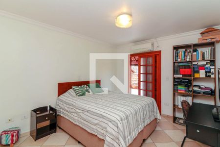 Casa à venda com 330m², 5 quartos e 7 vagas Casa à venda com 330m², 5 quartos e 7 vagasSuíte 3