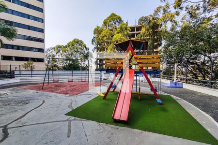 Apartamento à venda com 56m², 2 quartos e 1 vaga Apartamento à venda com 56m², 2 quartos e 1 vagaÁrea Comum - Playground