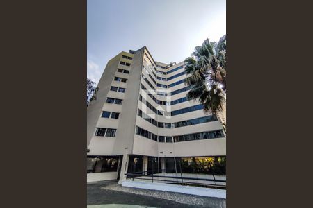 Apartamento à venda com 56m², 2 quartos e 1 vaga Apartamento à venda com 56m², 2 quartos e 1 vagaFachada