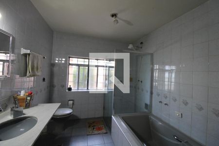 Casa à venda com 260m², 3 quartos e 2 vagasBanheiro da Suíte