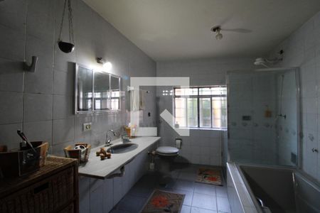 Casa à venda com 260m², 3 quartos e 2 vagasBanheiro da Suíte